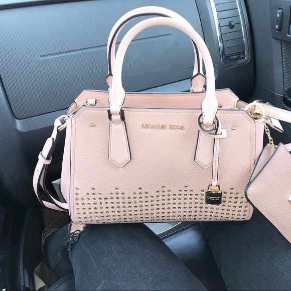 Michael Kors Handbags - Authentic Michael Kors Small Mercer Purse